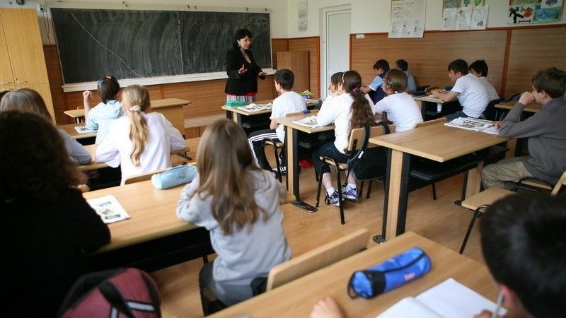 Первые каникулы в этом году для школьников начнутся 24 октября.