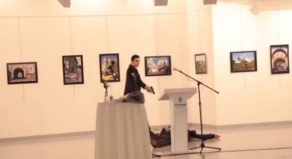 Asasinul ambasadorului rus la Ankara a fost delegat luna aceasta să păzească sediul Ambasadei ruse. 