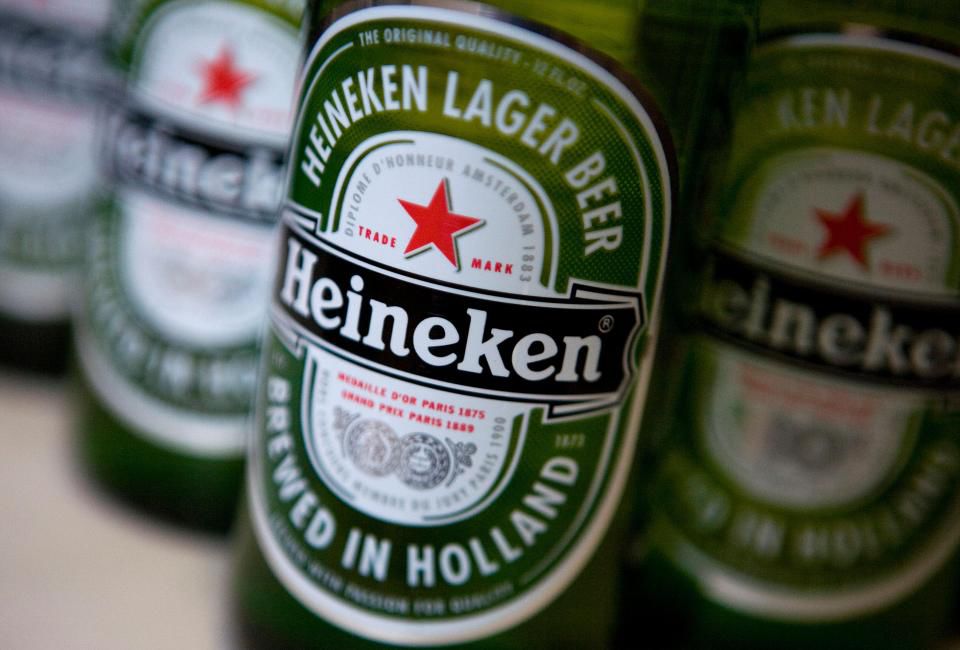 Heineken are o stea pe siglă încă de la lansarea mărcii, în a doua jumătate a secolului al XIX-lea. Foto: thesun.co.uk