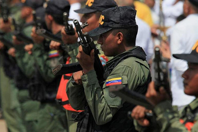 Venezuela a anunțat mobilizare și legea marțială.