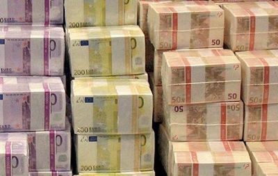 "Зеленые" назвали это аморальным и призвали перечислить полученные проценты Афинам.