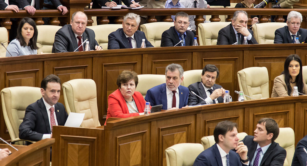 Proiectul nu a fost susţinut de majoritatea membrilor comisiei juridice, numiri şi imunităţi.