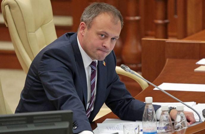 Канду заявил, что Молдова подвержена внешним рискам, намекая на зависимость власти от поставок газа из России.