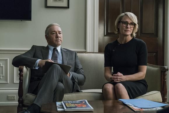 Serialul House of Cards, anulat după ce Kevin Spacey a mărturisit că este gay.