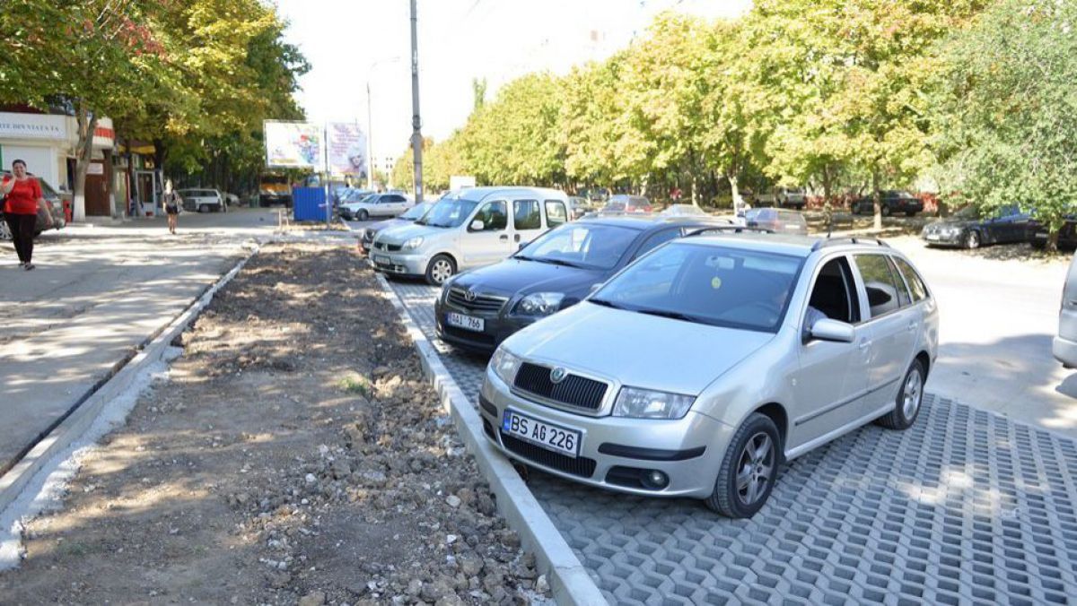 Amenajarea parcărilor din Chișinău este o nouă schemă a Primăriei capitalei de estorcare a banilor cetățenilor. Foto: independent.md