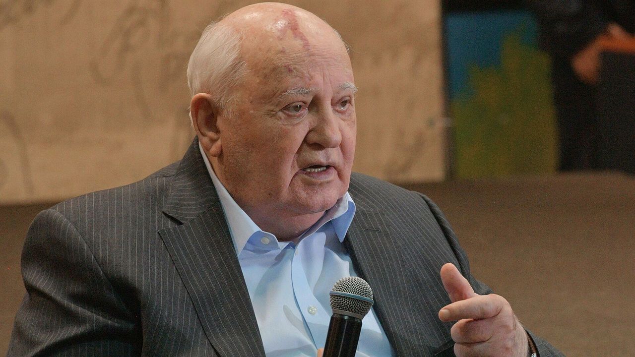 Горбачев призвал улучшать отношения с бывшими республиками СССР.
