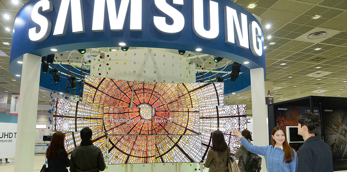 Samsung запатентовала систему трансляции голограмм для телевизора.