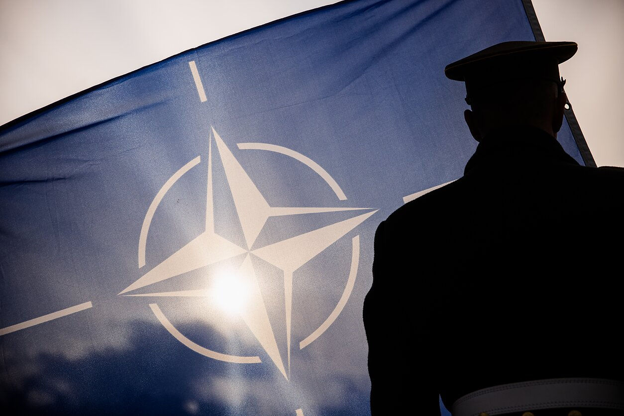Страны НАТО быстро нарастили военные расходы — норматив в 2% выполняют уже две трети из них.