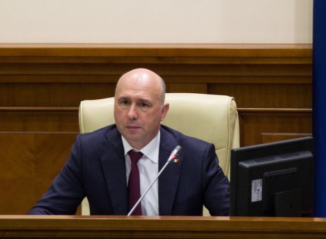 Глава кабмина представил парламенту пакет законов, которые правительство приняло под свою ответственность.