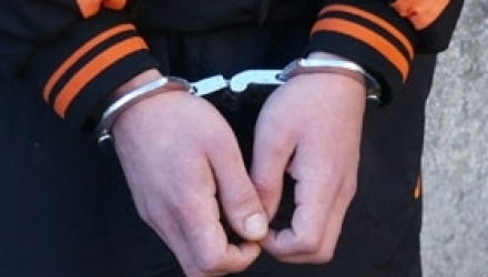 Полиция задержала троих молодых людей из Новых Анен по подозрению в грабеже.