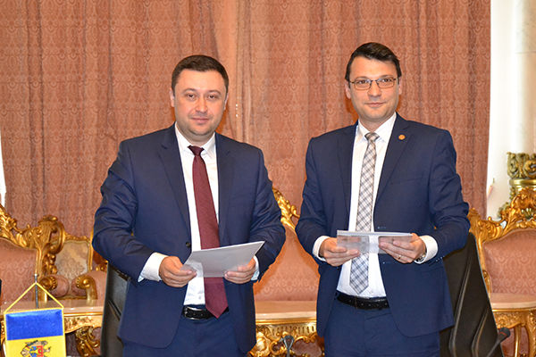 Declarația Comisiei comune pentru Integrare Europeană, semnată. Foto: ipn.md