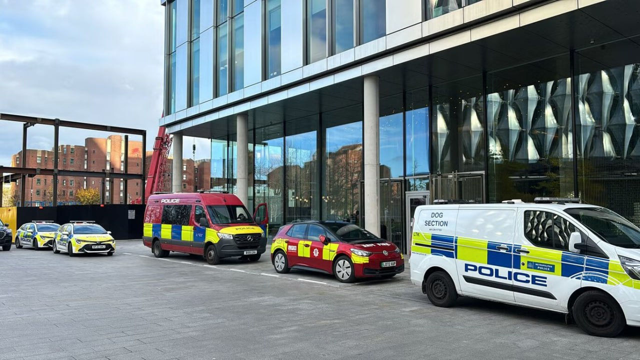 Poliția britanică a detonat un pachet suspect din apropierea ambasadei SUA din Londra.