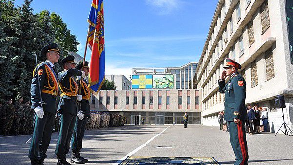 Большинство респондентов положительно оценили деятельность министерства обороны. Фото: diez.md.