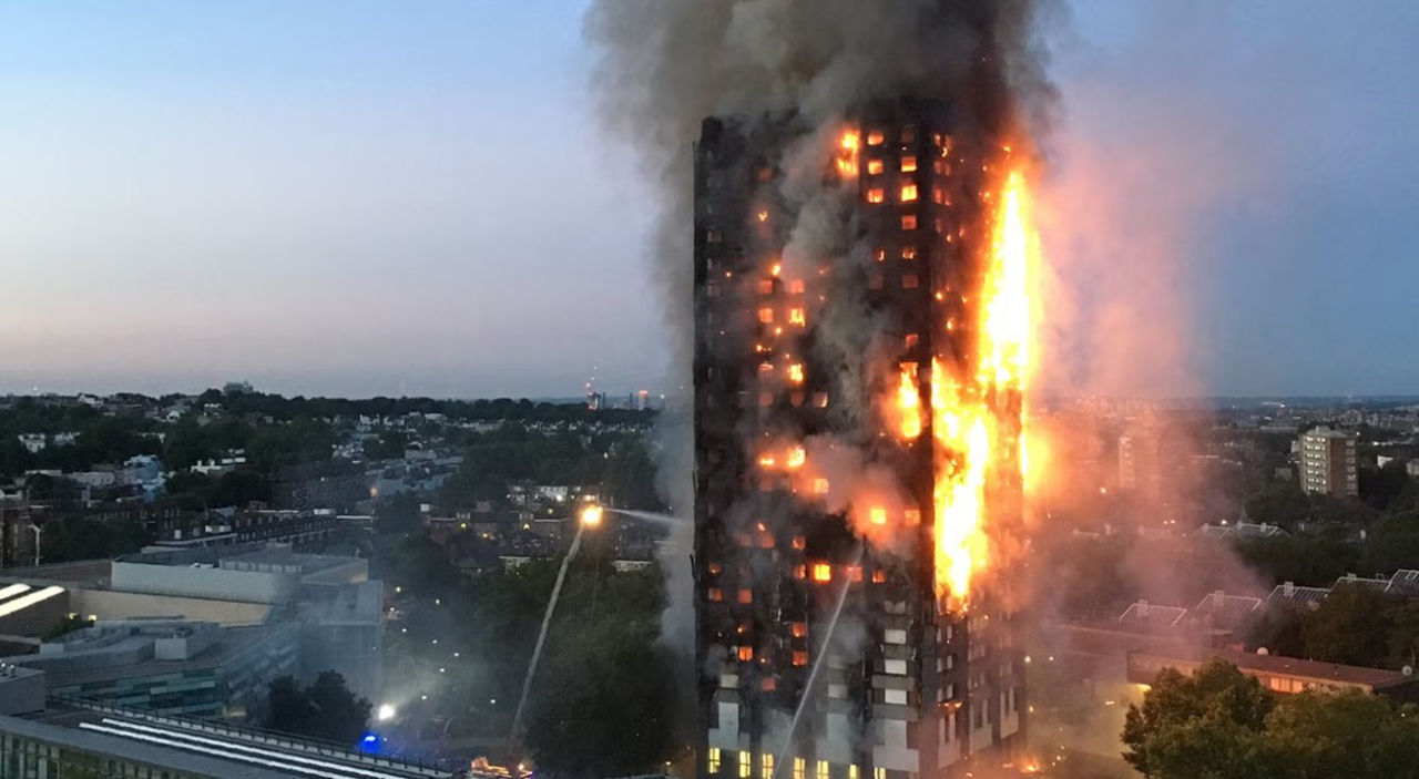 Un raport cu privire la tragicul incendiu din Turnul Grenfell, publicat în Marea Britanie.