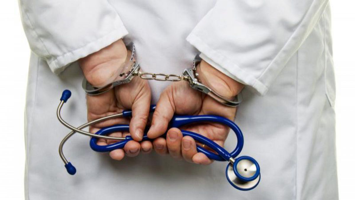 Noi detalii în cazul medicilor narcologi, reţinuţi pentru trafic de droguri. Foto: evz.ro