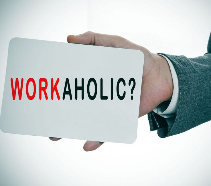 10 semne că eşti un workaholic. Dependenţa de muncă nu e sănătoasă!