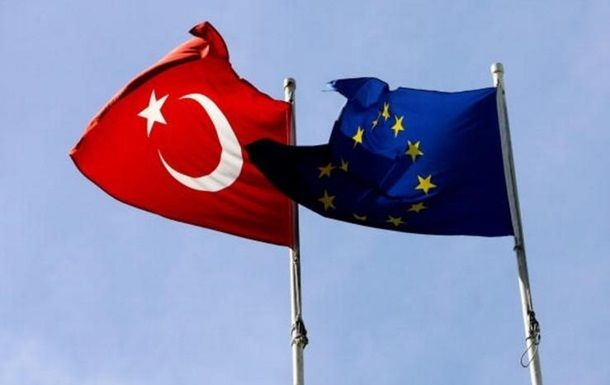 Евросоюз не будет замораживать переговоры о вступлении Турции в объединение.