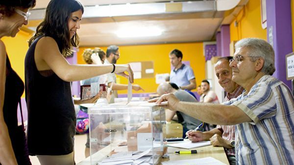 В Испании проходят досрочные парламентские выборы.