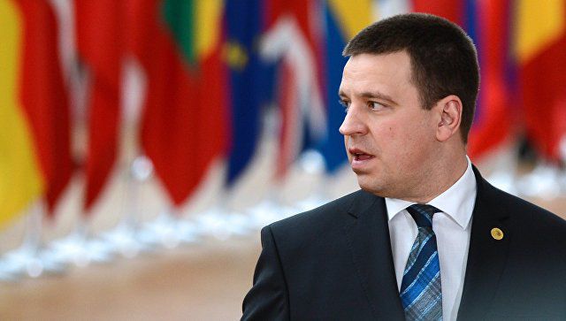 Премьер Эстонии заявил, что советский мемориал в Таллине сносить не будут.