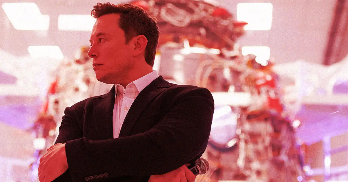 SpaceX подала в суд на агентство, которое защищает уволенных сотрудников.