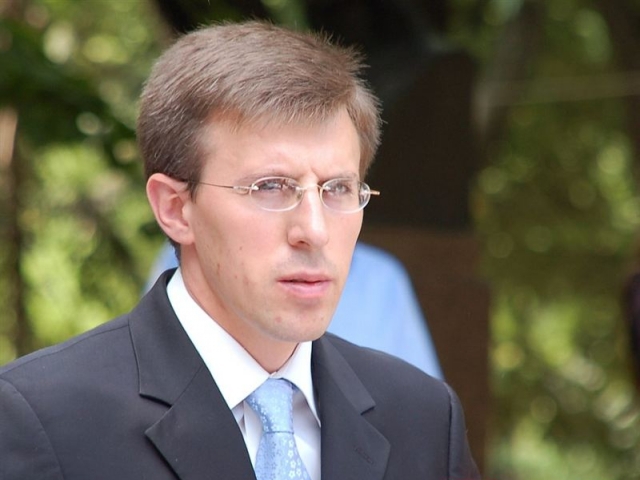 Chirtoaca sustine ca ofiterii au dovezi ca Nicolae Craciun lua pentru un lot de pamant de la 12 mii de euro pana la 80 de mii de euro.