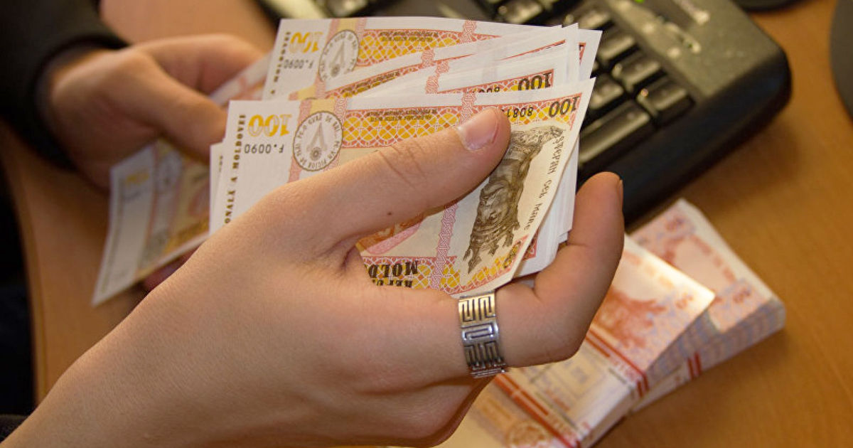 Бюджетникам Молдовы выплатят единовременную помощь до 4 тысяч леев