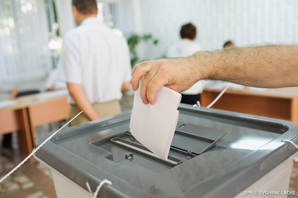 Partidul Socialiştilor din Republica Moldova, Partidul Politic „Partidul Nostru”, Partidul Popular European şi liderii lor se bucură de cea mai mare încredere printre cetăţenii Republicii Moldova.