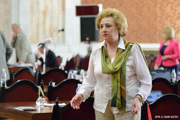 Алла Мироник считает, что необходимо новое руководство, которое восстановило бы справедливость.