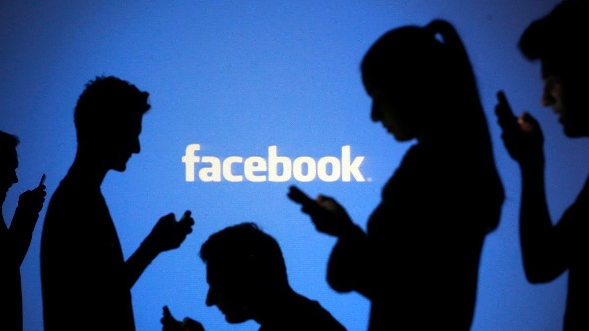 Facebook получает информацию о действиях пользователей вне соцсети.