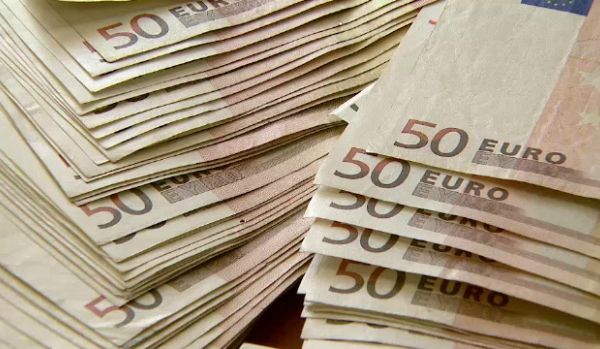 Un moldovean a furat 25.000 de euro de la stapana la care lucra in Italia.