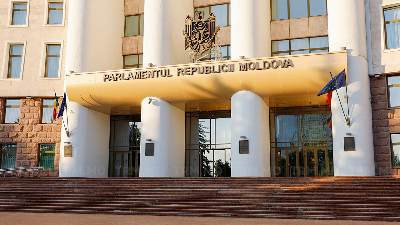 За полгода парламент Молдовы рассмотрел свыше 2000 петиций.