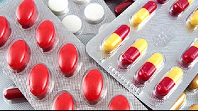 Cetăţenii moldoveni administrează antibiotice în exces, iar aproximativ 40 la sută din prescripţiile medicale pentru aceste preparate sunt eliberate greşit sau nejustificat.