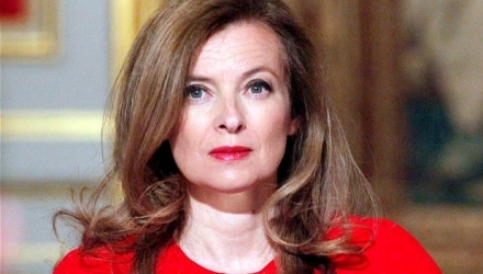 Fosta iubită a președintelui François Hollande, Valerie Trierweiler, a devenit milionară datorită cărții sale despre viața la Palatul Elysée, scrie ziarul Le Figaro, citat de România Liberă.