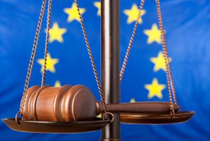 Суд ЕС обязал Польшу приостановить судебную реформу.