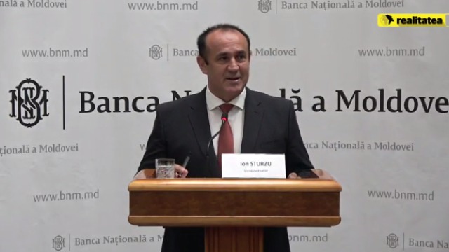 Вице-губернатор заверил, что, благодаря множеству знаков безопасности монет, их очень трудно подделать. Фото: realitatea.md.