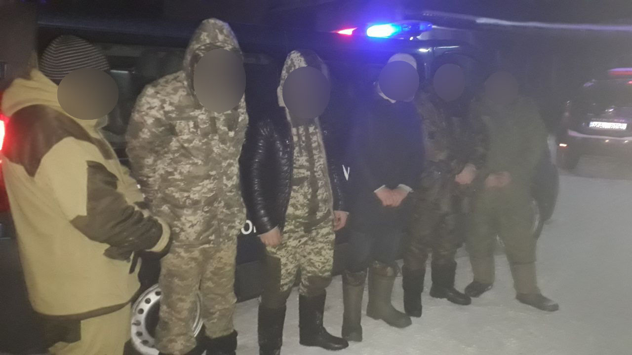 Полиция задержала 6 жителей Бричанского района за незаконную ловлю рыбы. 