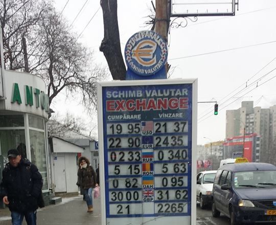Leul continua sa se deprecieze in raport cu moneda europeana si cea americana.