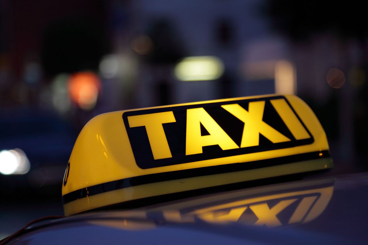 Un taximetrist din Chişinău, amenințat cu pistolul de doi clienţi. Foto: independent.md