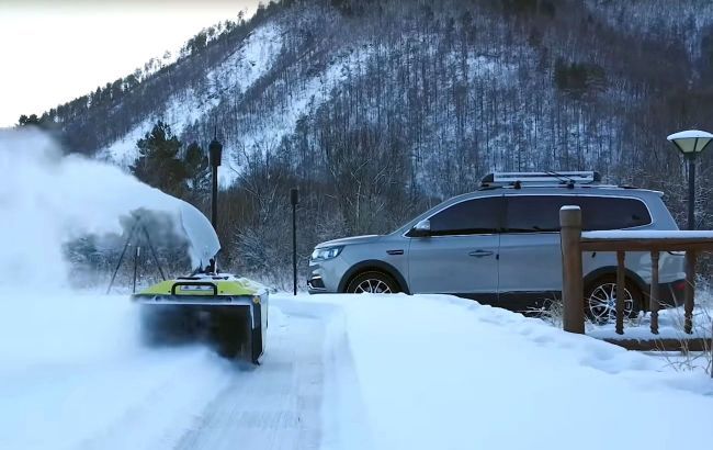 В США представлен автономный снегоуборщик Snowbol.