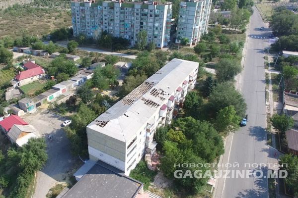 В многоквартирном доме проживают 48 семей.