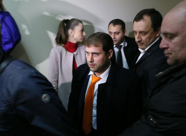 Прокуроры требуют продлить предварительный арест Шора.