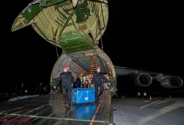 Вся партия спецэкипировки, купленная властями в Китае, все еще находится на таможне.