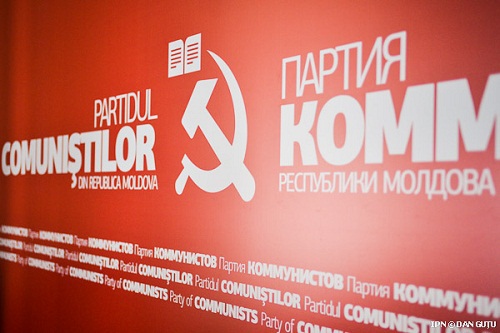 Партии коммунистов Владимир Воронин намекнул, что формирования, с которыми намерены сотрудничать коммунисты, должны «повторить те действия, которые мы предприняли в 2005 году, когда под контроль оппозиционных партий были переданы КСТР, ЦИК и Счетная палата».