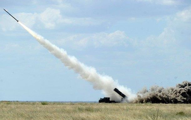 Турчинов попросил Россию "не истерить" из-ракетных испытаний Украины.