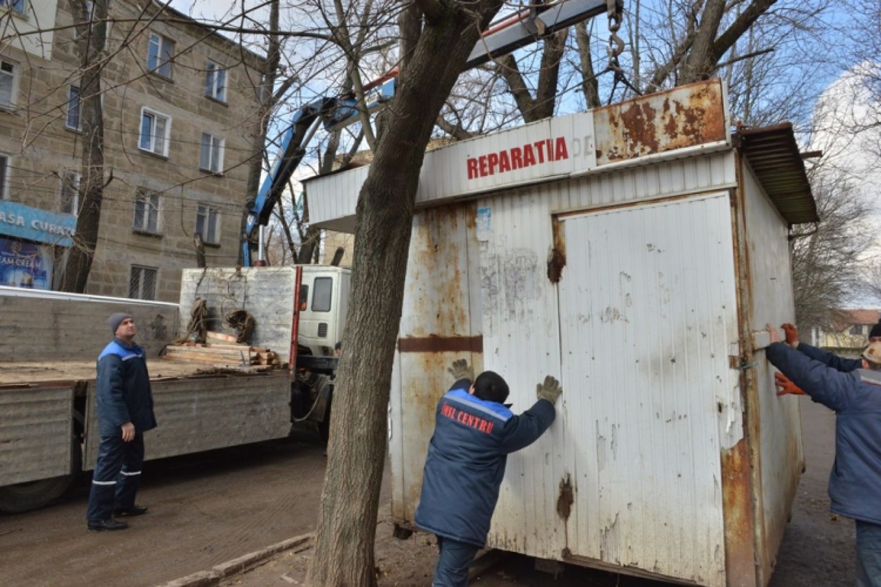 Tarabele din Centru și preajma Spitalului Republican, evacuate