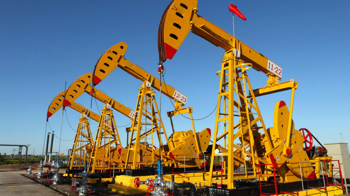 Ученые: Несмотря на призывы, правительства увеличивают добычу нефти.