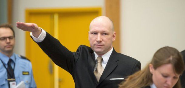 Breivik a ucis opt persoane, la Oslo, într-un atac cu bombă în apropierea sediului guvernului norvegian.