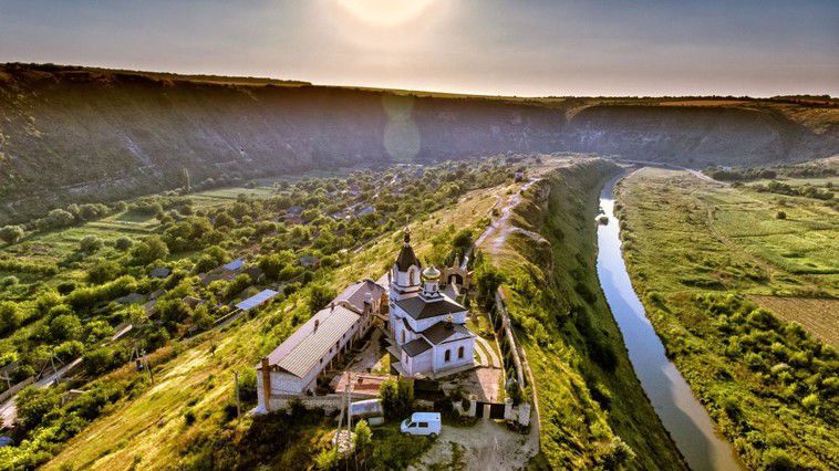 Moldova, vizitată de tot mai mulţi turişti străini. 