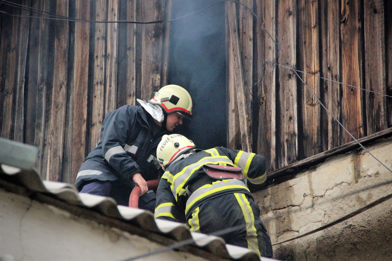 Огонь вспыхнул в частном доме №42 на улице Букурешть столичного сектора Центр. 