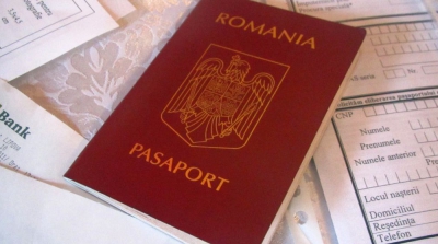 Pe lângă condamnarea cu închisoare, inculpatul a fost obligat să achite victimei suma de 4500 de euro.